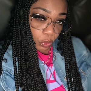 Meet your Posher, Alisha